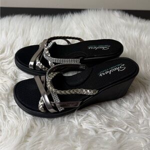 Skechers Womens Silver Braided & Rhinestone Memory Foam Sandals